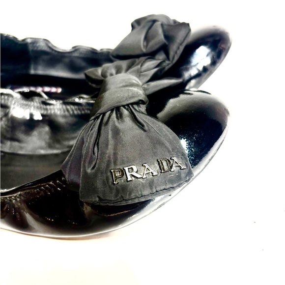 Luxury Designer Prada Patent Leather Ballet Flats with Bow Accent Size 7.5-8 - Picture 3 of 12